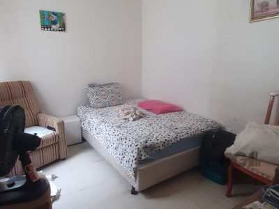 Casa à venda com 200m², 5 quartos, 1 suíte, 4 vagas no bairro Santa Tereza em Porto Alegre - Foto 24