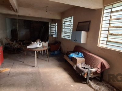 Casa à venda com 211m², 4 quartos, 2 vagas no bairro Jardim do Salso em Porto Alegre - Foto 28