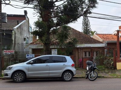 Casa à venda com 211m², 4 quartos, 2 vagas no bairro Jardim do Salso em Porto Alegre - Foto 33