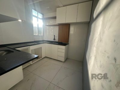 Apartamento à venda com 38m², 1 quarto no bairro Passo d'Areia em Porto Alegre - Foto 2