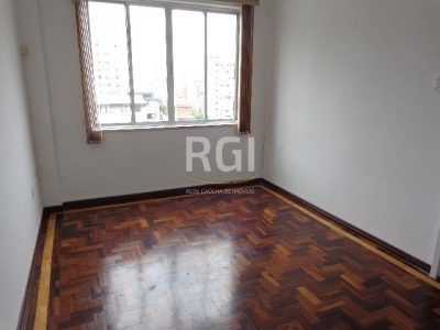 Apartamento à venda com 40m², 1 quarto no bairro Floresta em Porto Alegre - Foto 2