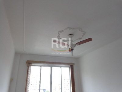 Apartamento à venda com 40m², 1 quarto no bairro Floresta em Porto Alegre - Foto 3