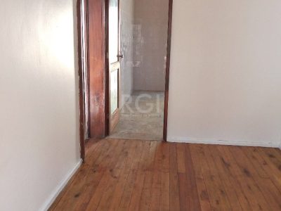 Casa à venda com 170m², 4 quartos, 1 suíte, 2 vagas no bairro Tristeza em Porto Alegre - Foto 43