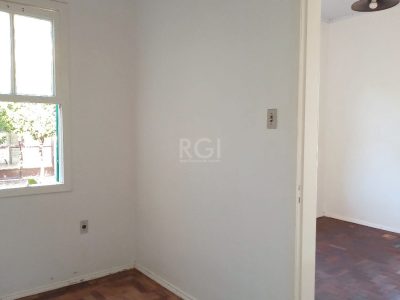 Casa à venda com 170m², 4 quartos, 1 suíte, 2 vagas no bairro Tristeza em Porto Alegre - Foto 54