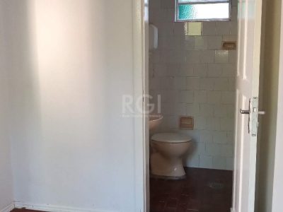 Casa à venda com 170m², 4 quartos, 1 suíte, 2 vagas no bairro Tristeza em Porto Alegre - Foto 55