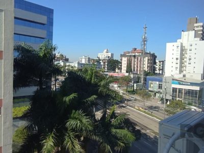 Conjunto/Sala à venda com 80m² no bairro Três Figueiras em Porto Alegre - Foto 19