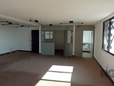 Conjunto/Sala à venda com 80m² no bairro Três Figueiras em Porto Alegre - Foto 4