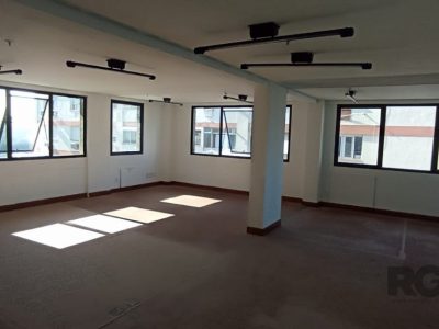 Conjunto/Sala à venda com 80m² no bairro Três Figueiras em Porto Alegre - Foto 3