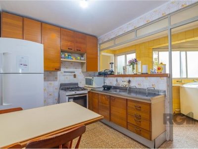 Apartamento à venda com 104m², 3 quartos, 1 suíte, 1 vaga no bairro São João em Porto Alegre - Foto 7