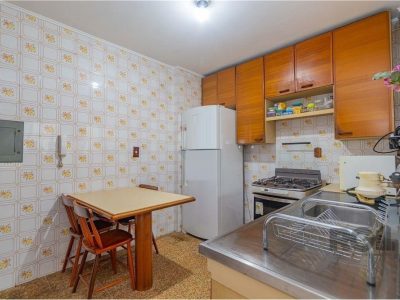 Apartamento à venda com 104m², 3 quartos, 1 suíte, 1 vaga no bairro São João em Porto Alegre - Foto 6