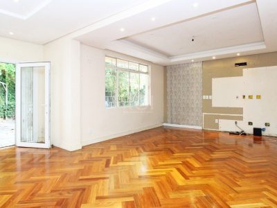 Casa à venda com 153m², 4 quartos, 2 vagas no bairro Passo d'Areia em Porto Alegre - Foto 13