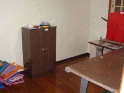 Casa à venda com 220m², 3 quartos, 2 vagas no bairro Glória em Porto Alegre - Foto 11