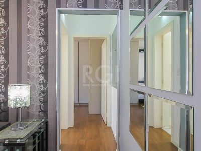 Apartamento à venda com 47m², 1 quarto no bairro Menino Deus em Porto Alegre - Foto 2