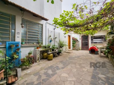 Casa à venda com 256m², 2 quartos, 3 vagas no bairro Centro Histórico em Porto Alegre - Foto 33