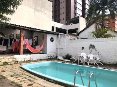 Casa à venda com 200m², 3 quartos, 1 suíte, 2 vagas no bairro Chácara das Pedras em Porto Alegre - Foto 9