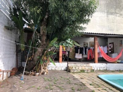 Casa à venda com 200m², 3 quartos, 1 suíte, 2 vagas no bairro Chácara das Pedras em Porto Alegre - Foto 16