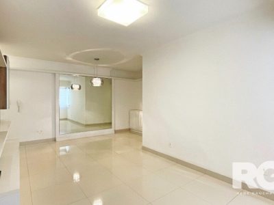 Apartamento à venda com 79m², 2 quartos, 1 suíte, 1 vaga no bairro Higienópolis em Porto Alegre - Foto 3