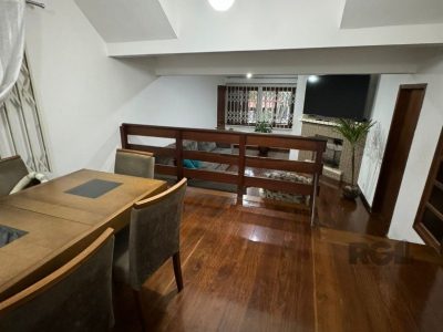 Casa à venda com 299m², 5 quartos, 1 suíte, 5 vagas no bairro Santa Tereza em Porto Alegre - Foto 4