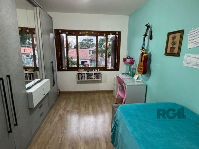 Casa à venda com 299m², 5 quartos, 1 suíte, 5 vagas no bairro Santa Tereza em Porto Alegre - Foto 10