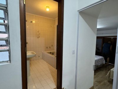 Casa à venda com 299m², 5 quartos, 1 suíte, 5 vagas no bairro Santa Tereza em Porto Alegre - Foto 11