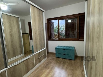 Casa à venda com 299m², 5 quartos, 1 suíte, 5 vagas no bairro Santa Tereza em Porto Alegre - Foto 12