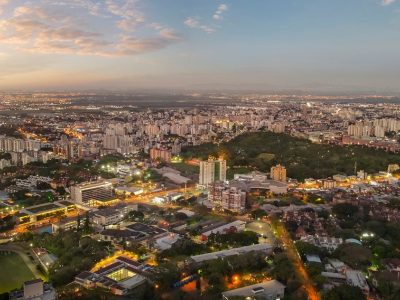 Apartamento à venda com 176m², 3 quartos, 3 suítes, 3 vagas no bairro Petrópolis em Porto Alegre - Foto 32