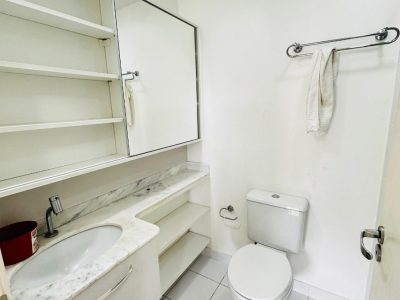 Apartamento à venda com 67m², 3 quartos, 1 suíte, 1 vaga no bairro Vila Ipiranga em Porto Alegre - Foto 10