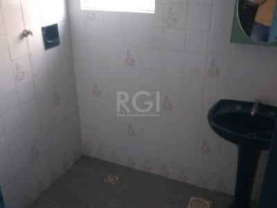 Casa à venda com 336m², 4 quartos, 2 suítes, 4 vagas no bairro Partenon em Porto Alegre - Foto 17