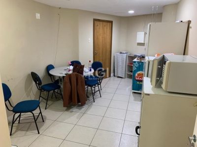 Conjunto/Sala à venda com 112m² no bairro Centro em Porto Alegre - Foto 17