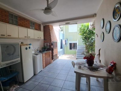 Casa à venda com 350m², 3 quartos, 1 suíte, 4 vagas no bairro Vila Ipiranga em Porto Alegre - Foto 3