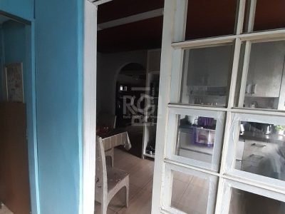 Casa à venda com 230m², 3 quartos, 1 suíte, 3 vagas no bairro Jardim Planalto em Porto Alegre - Foto 23