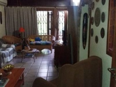 Casa à venda com 261m², 3 quartos, 1 suíte, 4 vagas no bairro Cristal em Porto Alegre - Foto 11