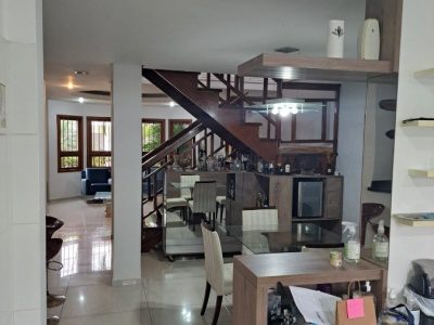 Casa à venda com 200m², 3 quartos, 1 suíte, 4 vagas no bairro Sarandi em Porto Alegre - Foto 4