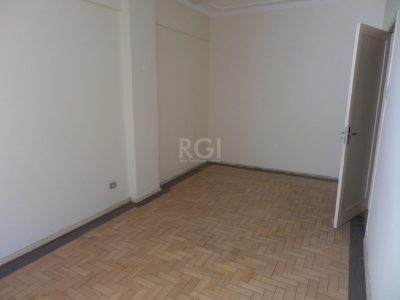 Apartamento à venda com 65m², 2 quartos, 1 vaga no bairro Centro em Porto Alegre - Foto 6