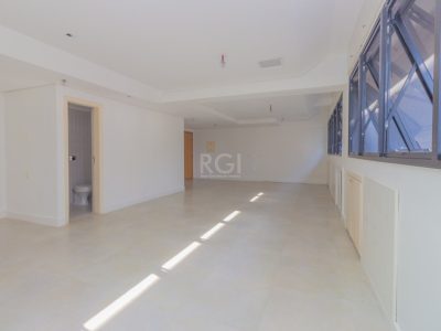 Conjunto/Sala à venda com 36m², 1 vaga no bairro Rio Branco em Porto Alegre - Foto 5