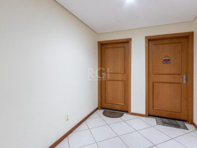 Apartamento à venda com 58m², 2 quartos, 1 suíte, 1 vaga no bairro Tristeza em Porto Alegre - Foto 3