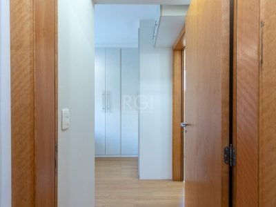 Apartamento à venda com 58m², 2 quartos, 1 suíte, 1 vaga no bairro Tristeza em Porto Alegre - Foto 18