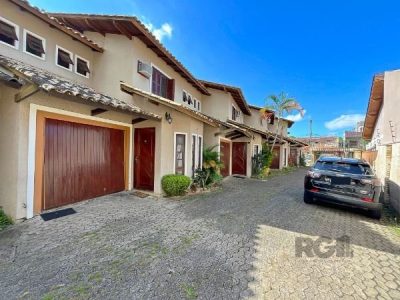 Casa Condominio à venda com 229m², 3 quartos, 1 suíte, 3 vagas no bairro Ipanema em Porto Alegre - Foto 2