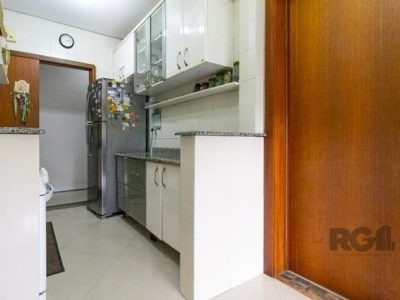 Cobertura à venda com 230m², 3 quartos, 1 suíte, 2 vagas no bairro Santana em Porto Alegre - Foto 12