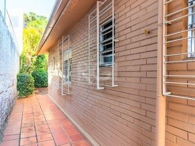 Casa à venda com 215m², 4 quartos, 2 vagas no bairro Chácara das Pedras em Porto Alegre - Foto 39