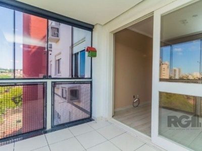 Apartamento à venda com 94m², 3 quartos, 1 suíte, 1 vaga no bairro Menino Deus em Porto Alegre - Foto 3