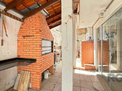 Casa à venda com 244m², 6 quartos, 3 suítes, 2 vagas no bairro Cidade Baixa em Porto Alegre - Foto 12