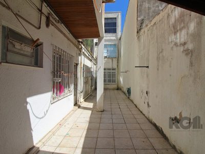 Casa à venda com 244m², 6 quartos, 3 suítes, 2 vagas no bairro Cidade Baixa em Porto Alegre - Foto 36