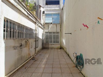 Casa à venda com 244m², 6 quartos, 3 suítes, 2 vagas no bairro Cidade Baixa em Porto Alegre - Foto 37