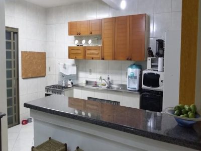 Sobrado à venda com 264m², 4 quartos, 1 suíte, 3 vagas no bairro Glória em Porto Alegre - Foto 9