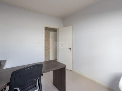 Casa à venda com 199m², 5 quartos, 15 vagas no bairro Tristeza em Porto Alegre - Foto 12