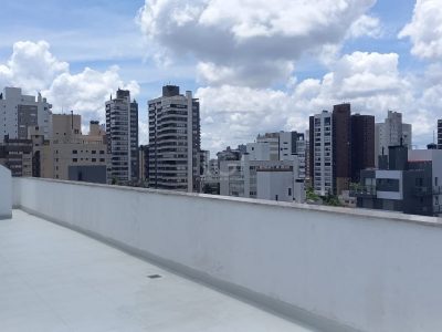 Cobertura à venda com 282m², 3 quartos, 1 suíte, 2 vagas no bairro Petrópolis em Porto Alegre - Foto 12