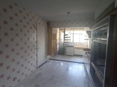 Cobertura à venda com 282m², 3 quartos, 1 suíte, 2 vagas no bairro Petrópolis em Porto Alegre - Foto 33