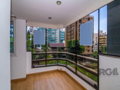 Apartamento à venda com 90m², 2 quartos, 2 suítes, 2 vagas no bairro Auxiliadora em Porto Alegre - Foto 11