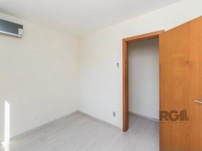 Apartamento à venda com 68m², 2 quartos, 1 suíte, 2 vagas no bairro Jardim Itu em Porto Alegre - Foto 9